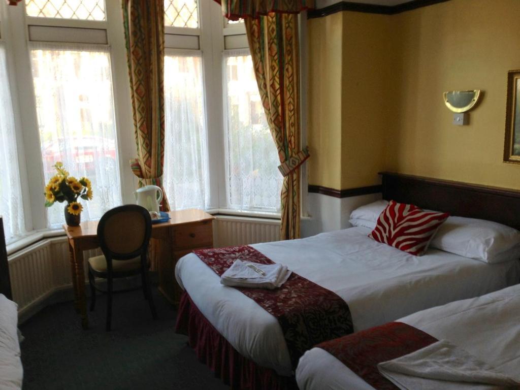 Penrhys Hotel Cardiff Esterno foto